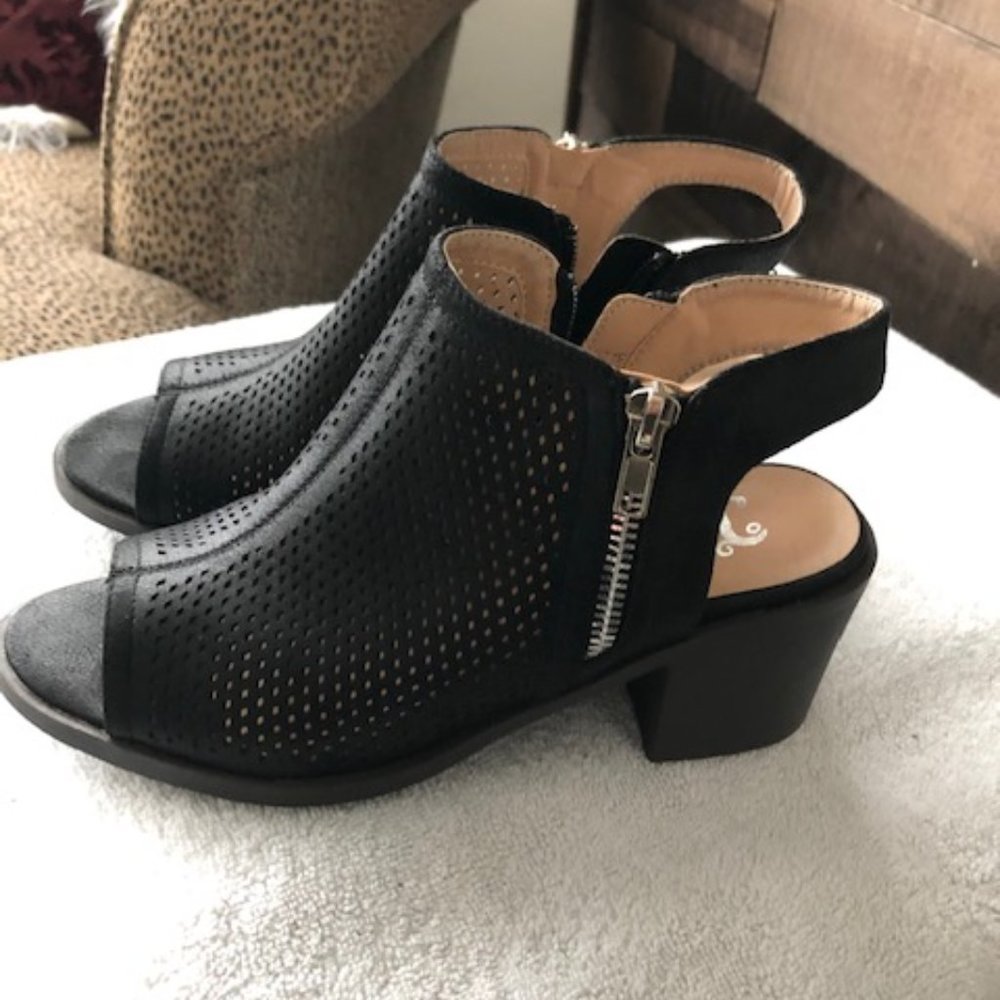 TG Bootie Sandal size 5.5